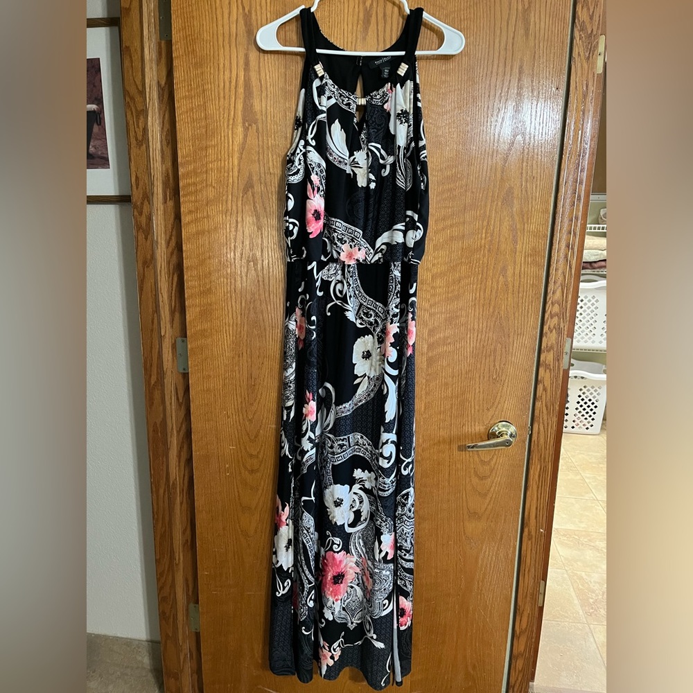 Darling White House Black Market Long Dress